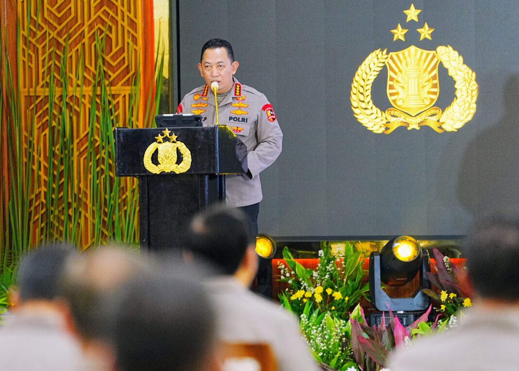 Kapolri Jenderal Listyo Sigit Prabowo membuka Rakernis Gabungan Divisi Polri di Gedung Rupatama