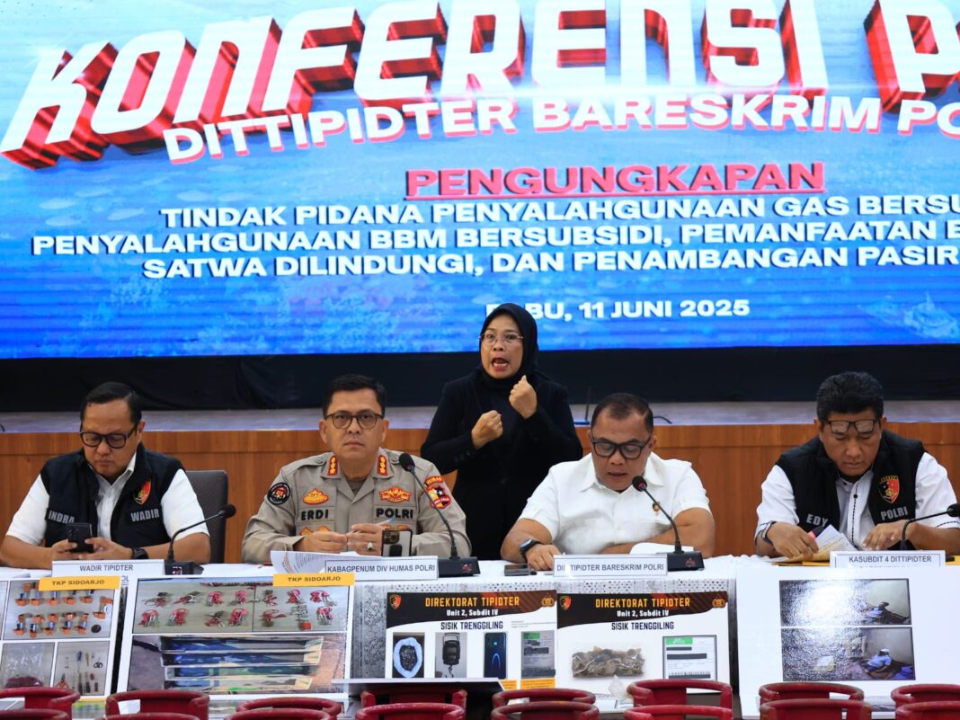 Konferensi pers Bareskrim polri tentang tambang ilegal