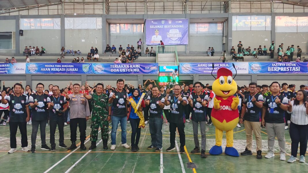 Kemeriahan acara klik Indomaret volleyball Turnament 2025