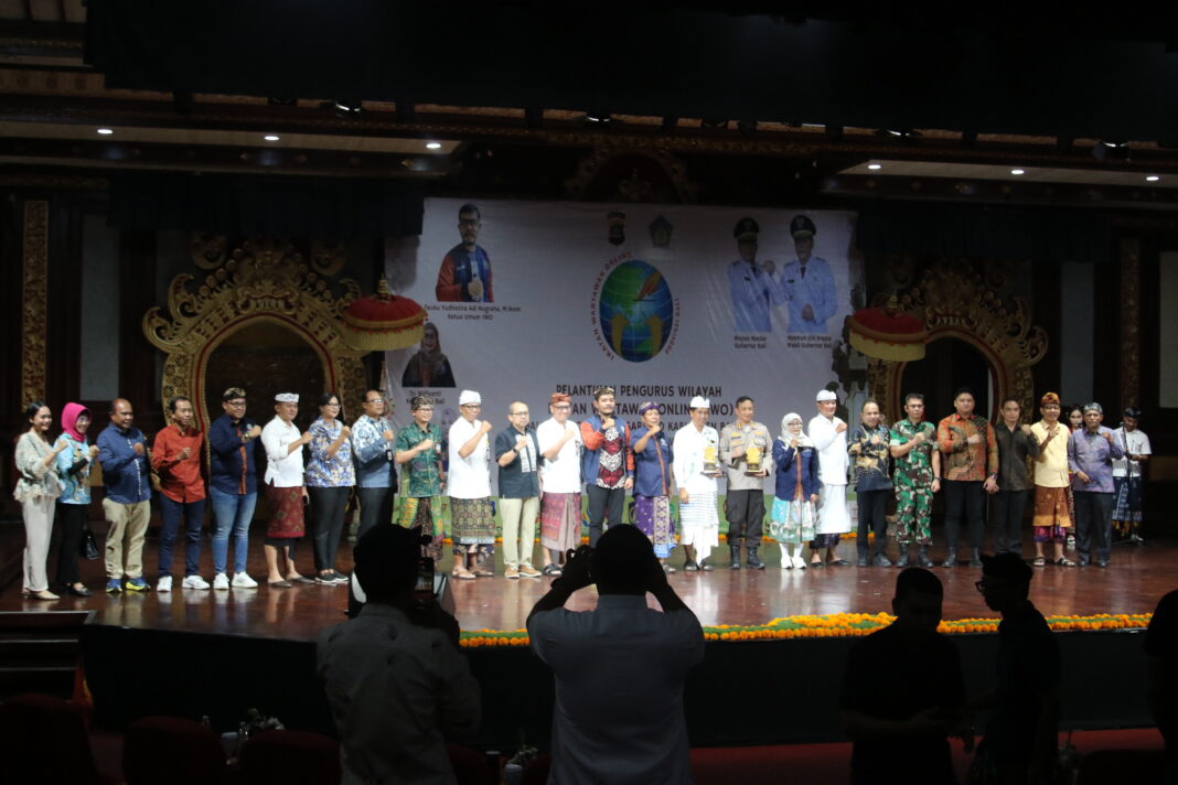 Acara pelantikan Iwo bali dan dihadiri banyak pihak